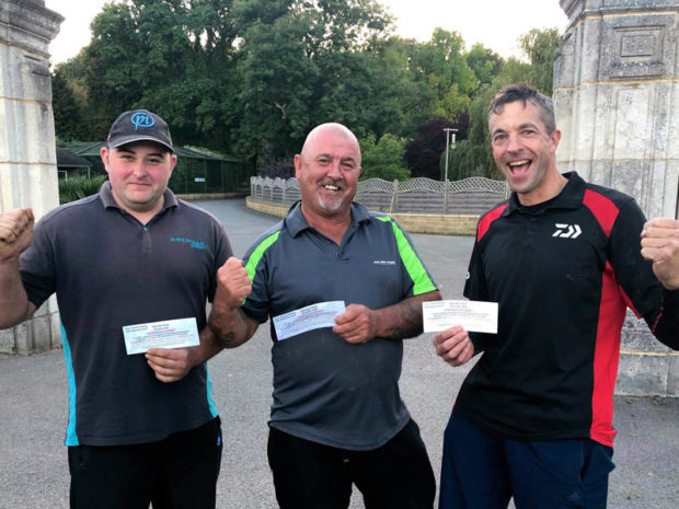 Barry Chapman (centre) qualifies for the 2018 RiverFest Grand Final